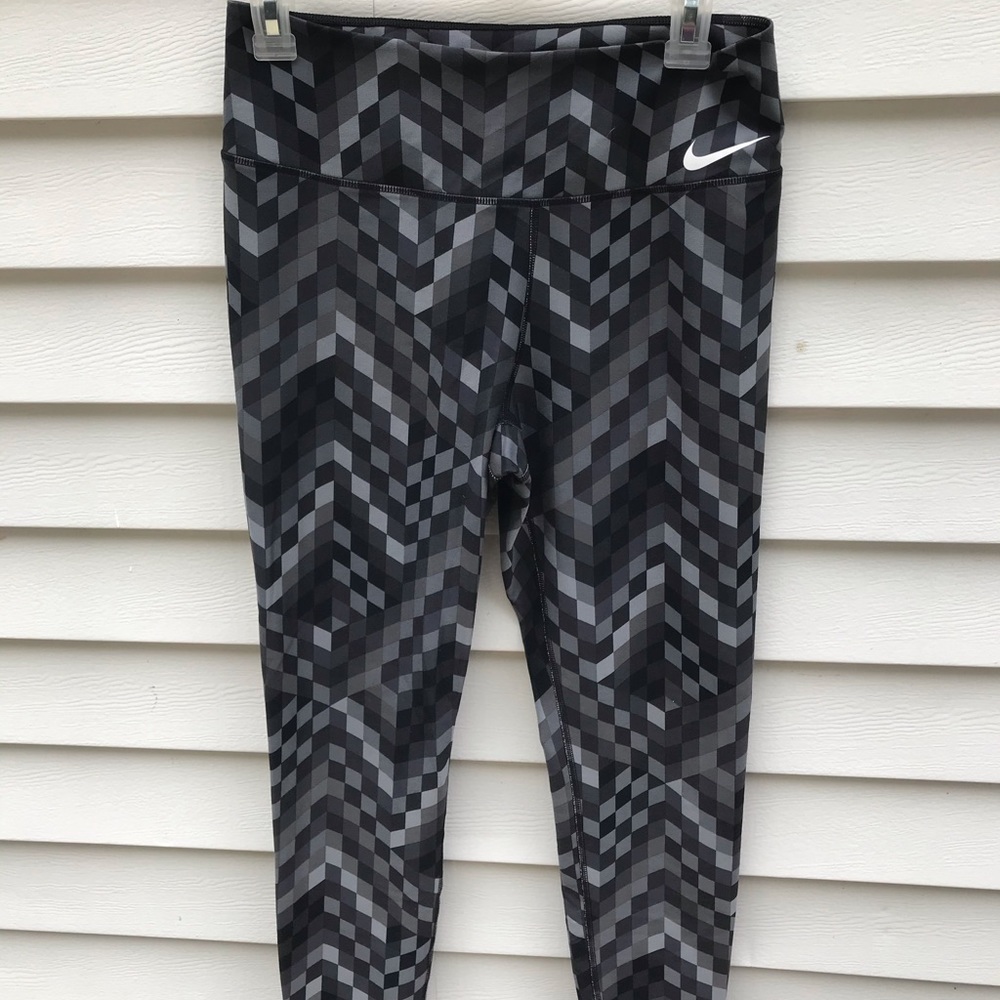 Geometric Nike Leggings Medium